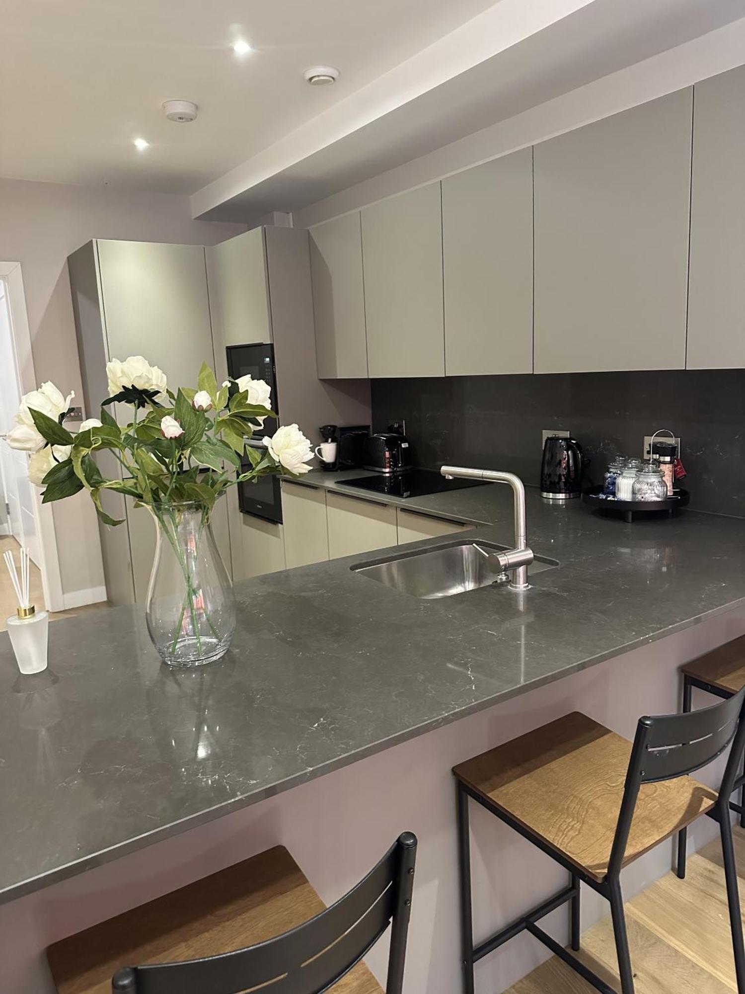 Richardson Deluxe Apartments Лондон Экстерьер фото