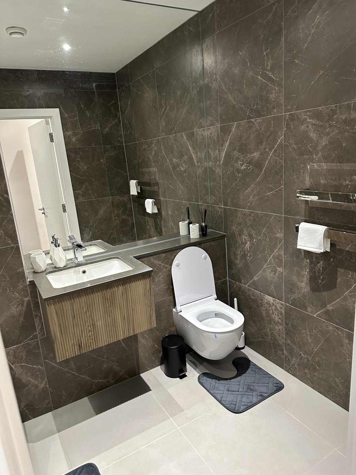 Richardson Deluxe Apartments Лондон Экстерьер фото