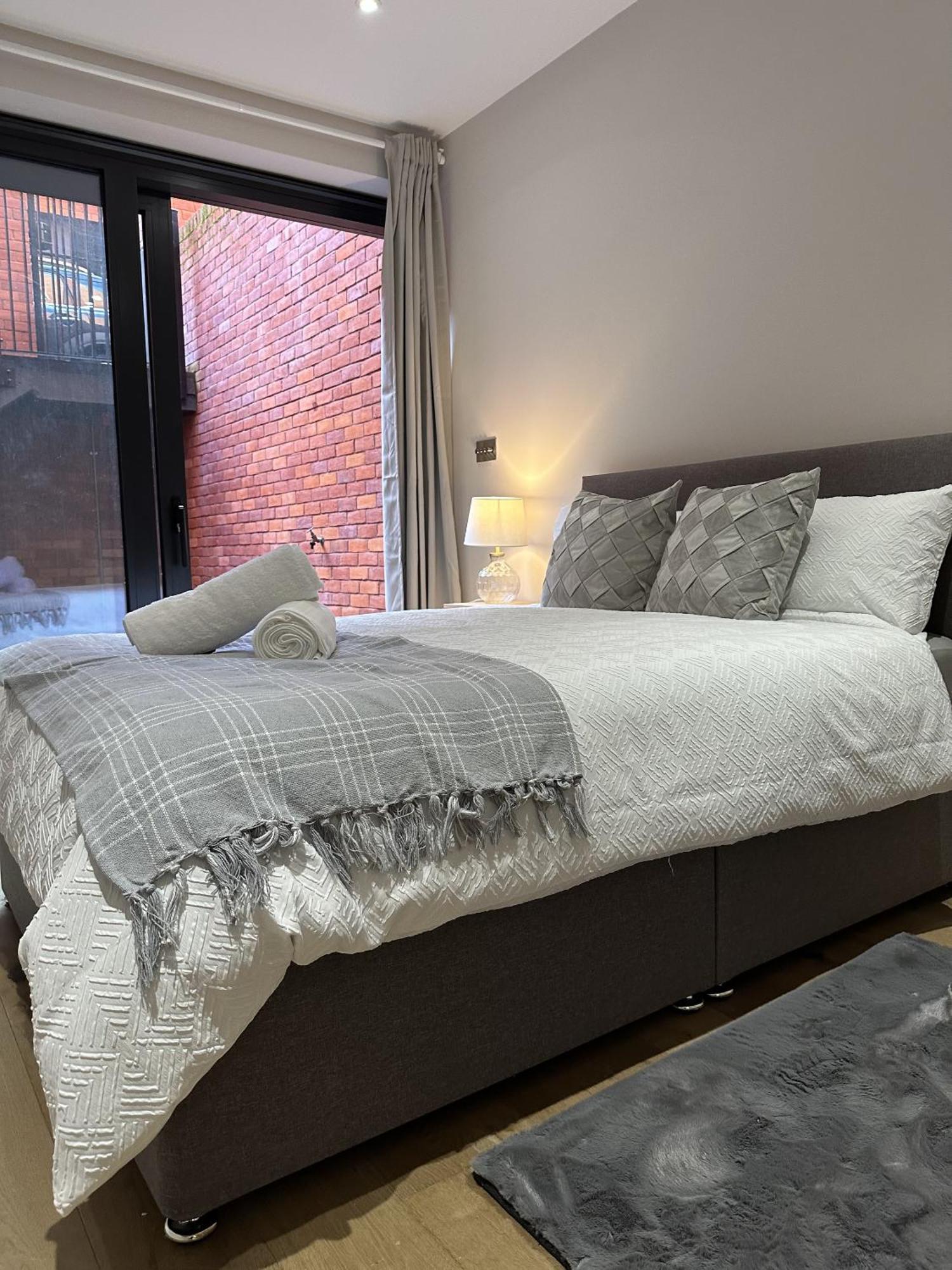 Richardson Deluxe Apartments Лондон Экстерьер фото