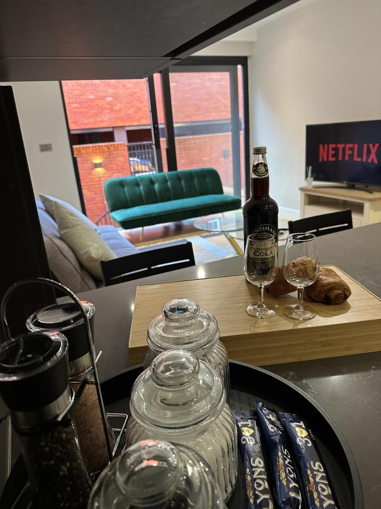 Richardson Deluxe Apartments Лондон Экстерьер фото